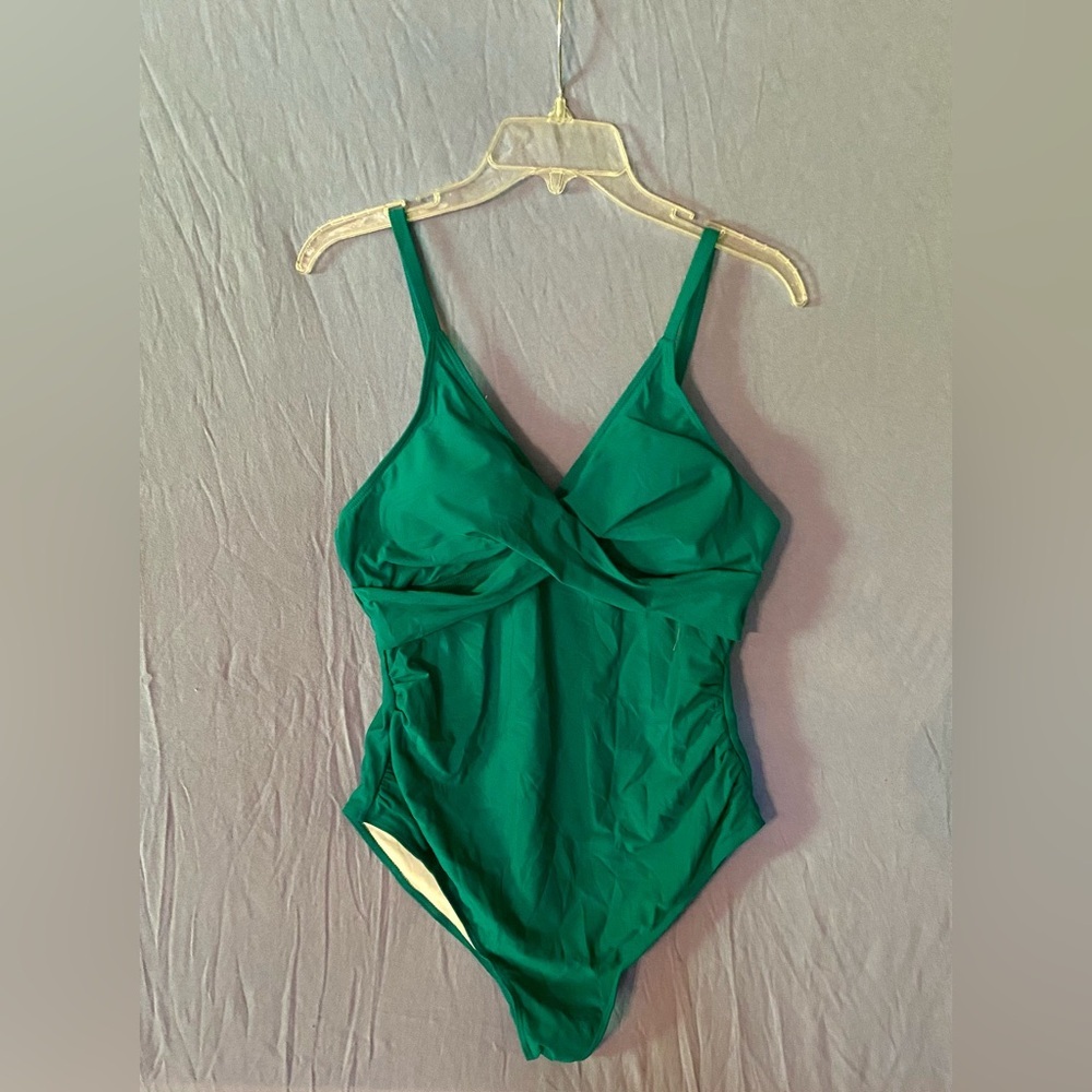 🏖️Ziola Maternity One Piece Front Cross V-neck Swimsuit🏖️ NWT